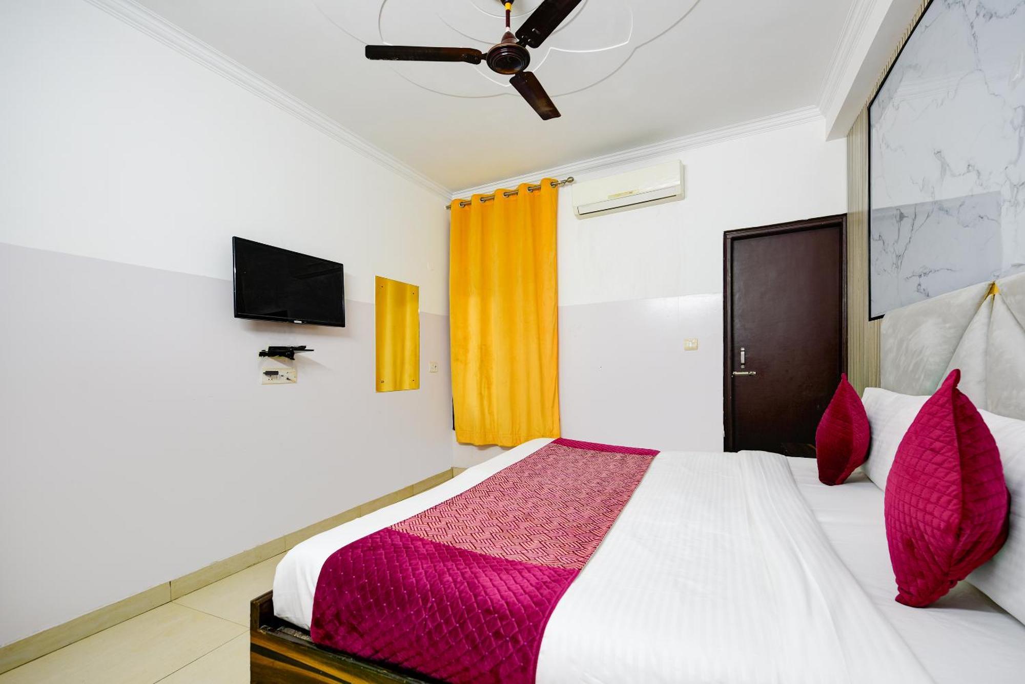 ניו דלהי Hotel Galaxy Near Delhi Airport מראה חיצוני תמונה