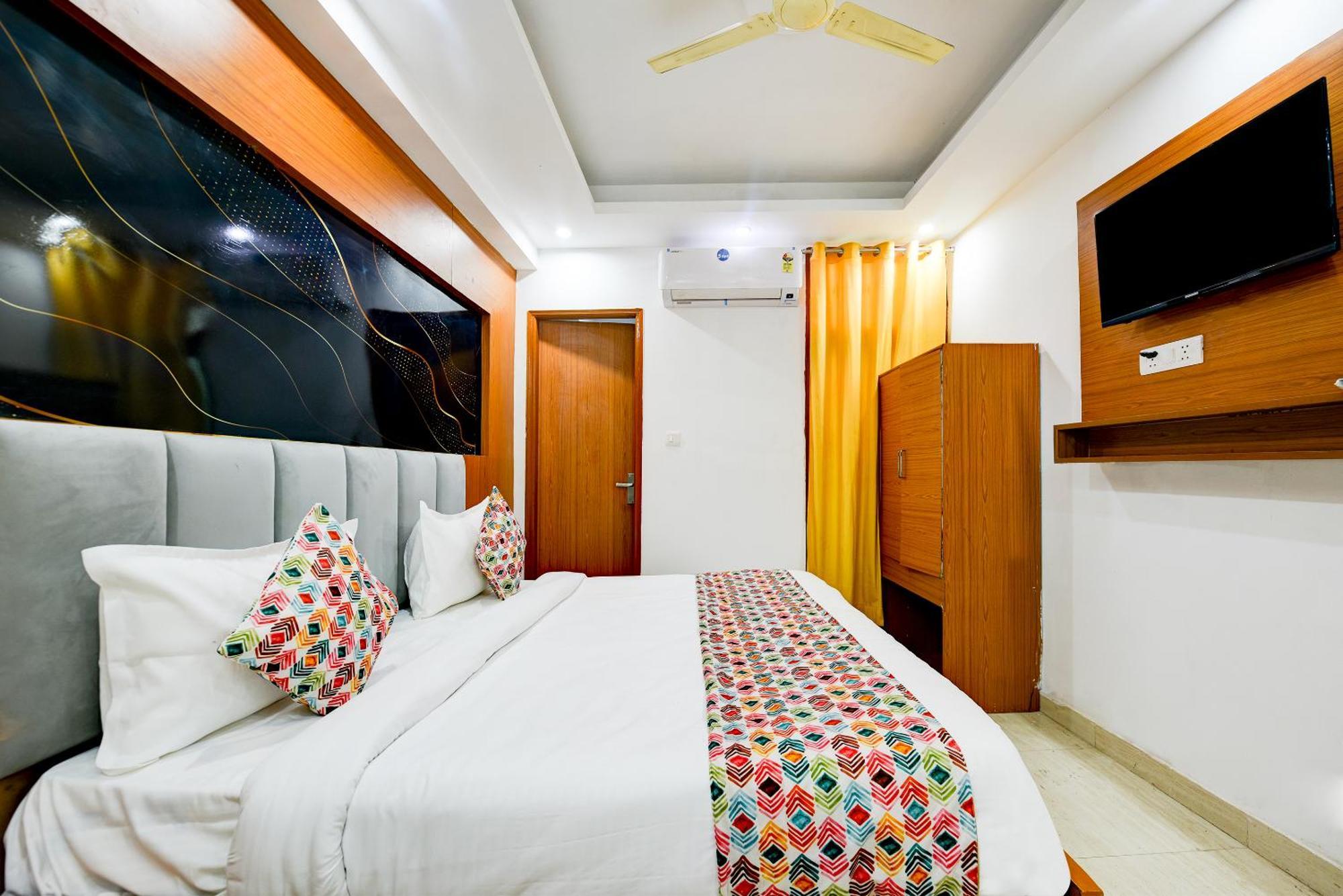 ניו דלהי Hotel Galaxy Near Delhi Airport מראה חיצוני תמונה