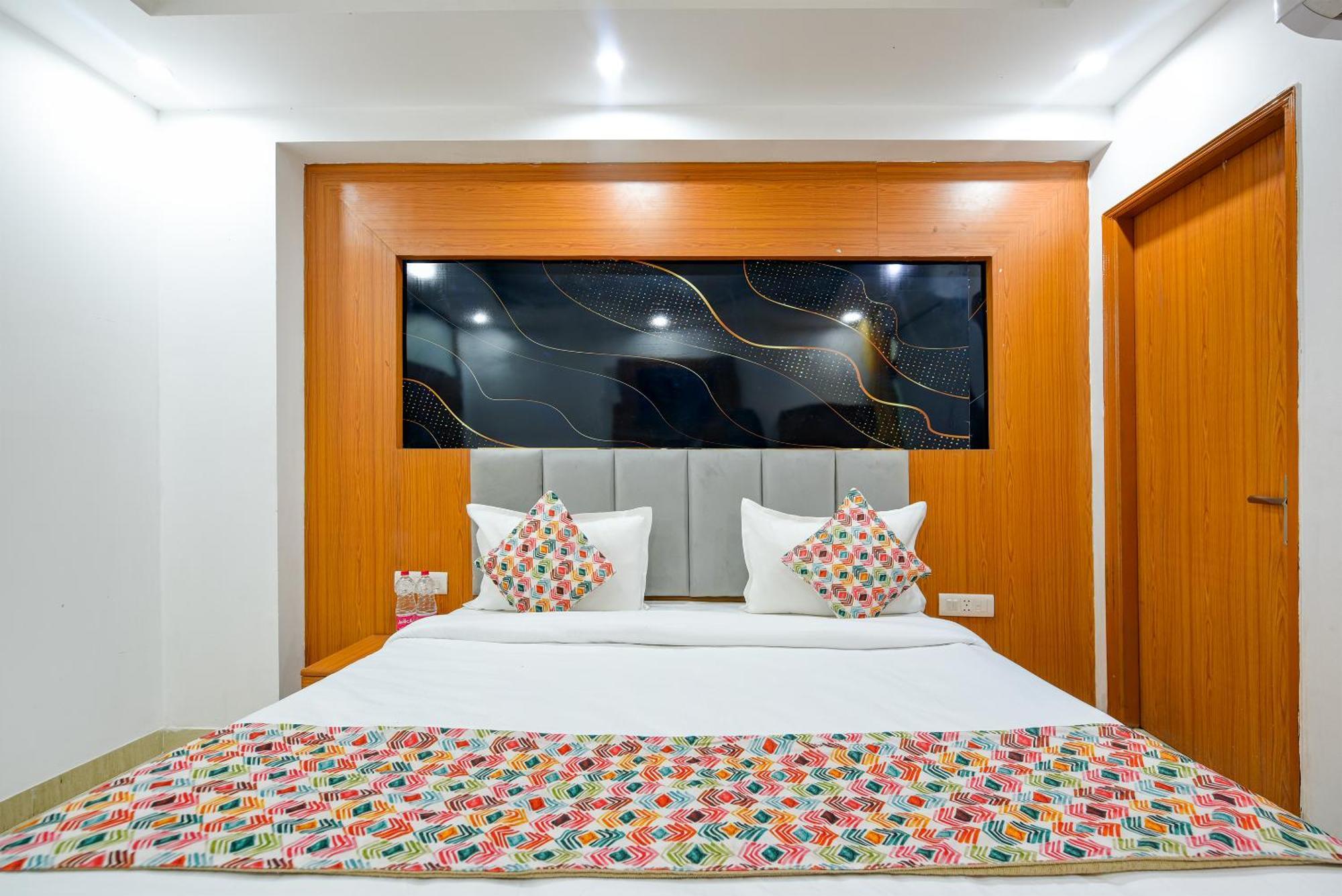 ניו דלהי Hotel Galaxy Near Delhi Airport מראה חיצוני תמונה